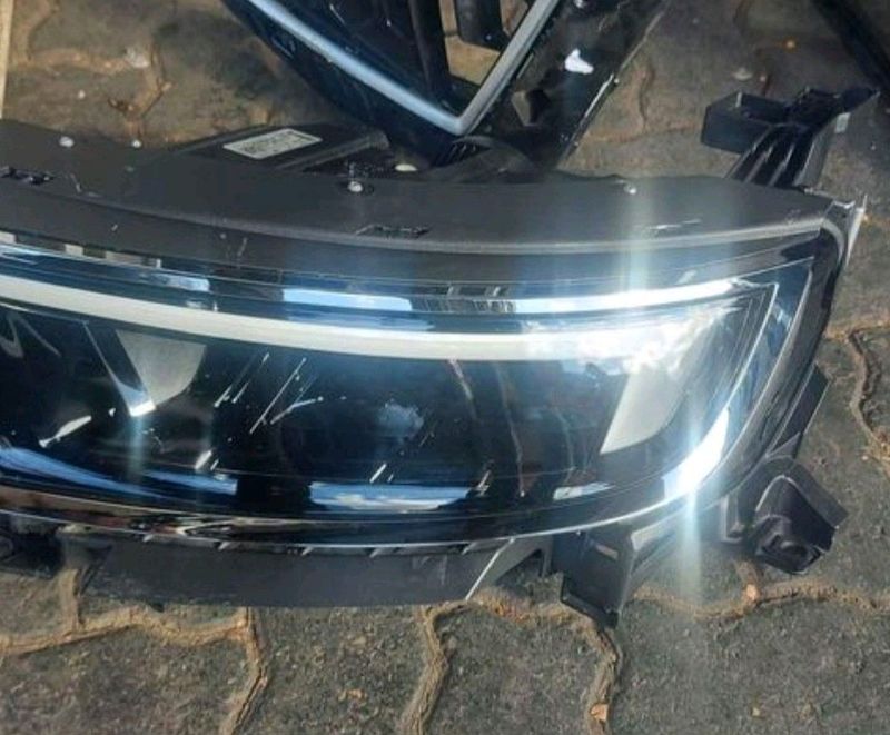Opel mokka headlights available