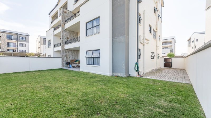 Ground Floor Garden Apartment In The Sought After Fynbos Complex