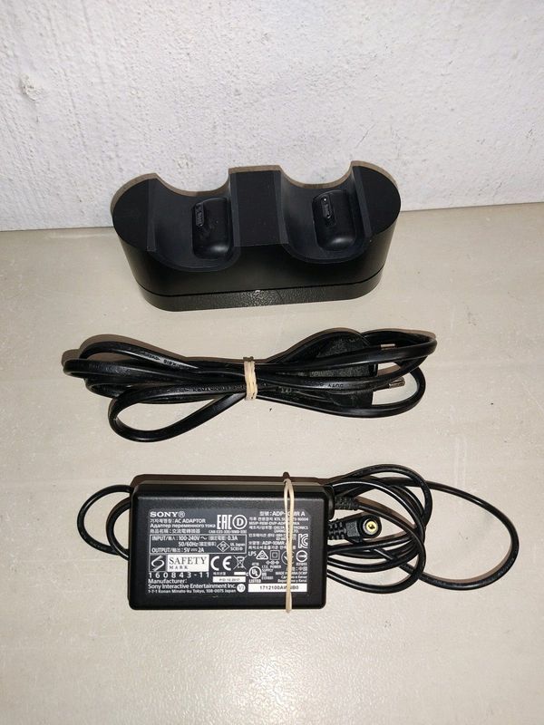 PlayStation 4, Original 2 controller charge station