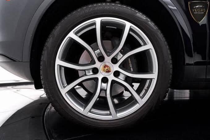 3x loose - 20” Porsche Cayenne/Panamera wheels with tyres