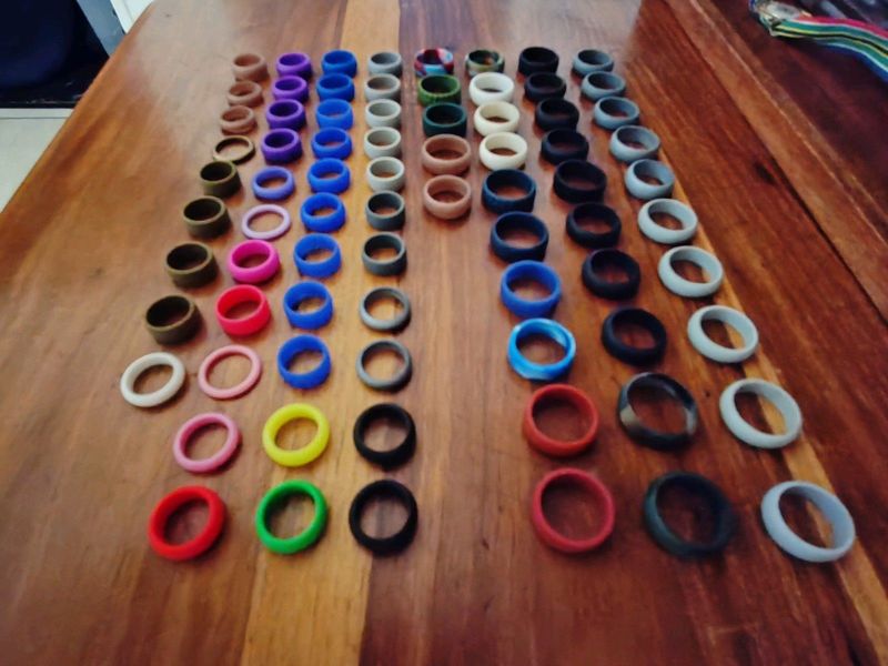 Ladies and gents bulk amount of silicone rings