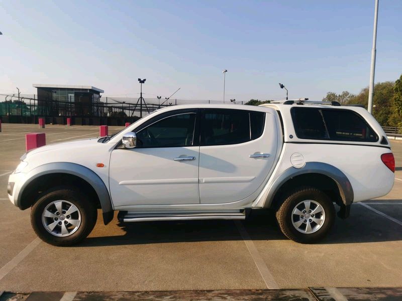 2012 Mitsubishi Triton 2.5d Diuble Cab With Spare In Good Running Condition