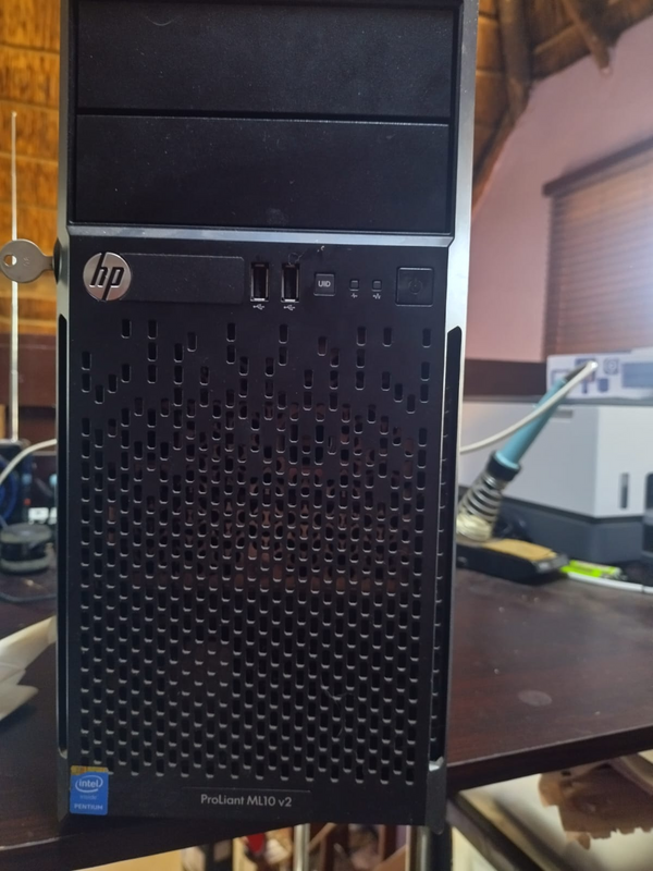 HP ProLiant ML10 V2 Server