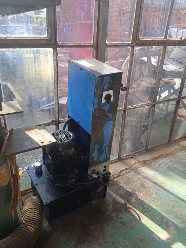Hydraulic pump power pack with control levers for sale