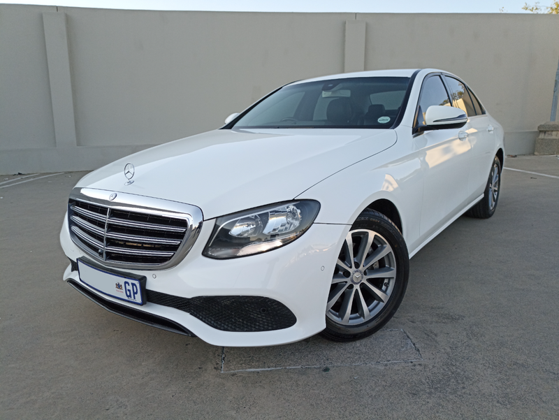 2016 Mercedes-Benz E220d auto Executive luxury diesel sedan immaculate R299 000