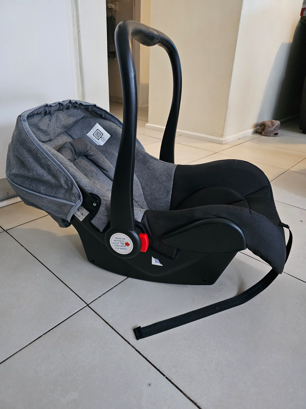 Chelino Car Seat 0-13kg for sale in Western Cape, northern suburbs