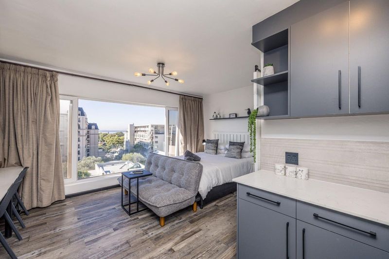 Investor&#39;s Dream: Luxurious 1-Bedroom Apartment in Greenpoint, Cape Town