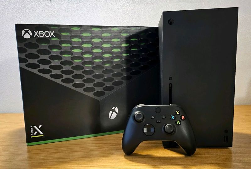 Xbox Series X - LIKE NEW