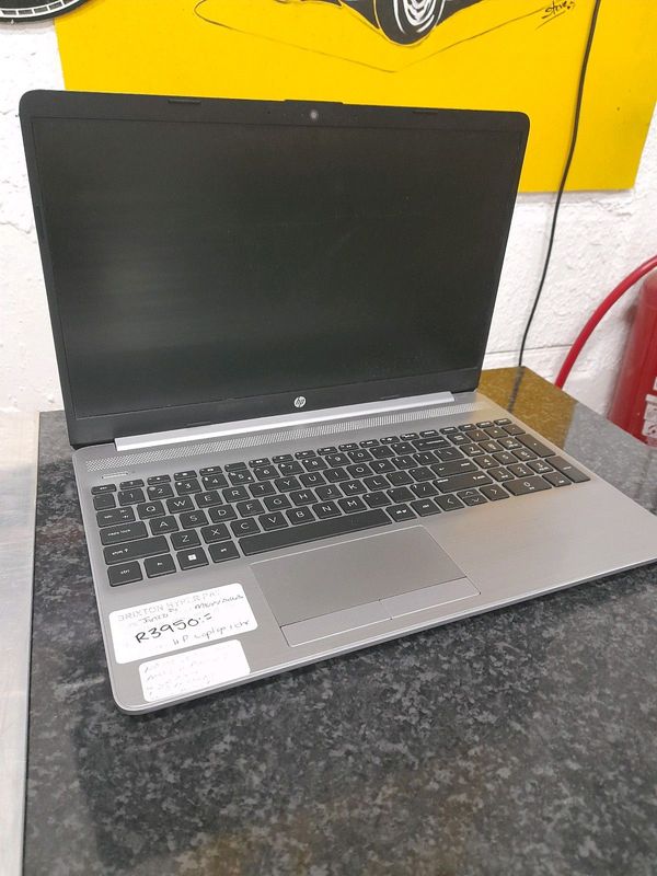 HP Laptop with charger 159Apr24