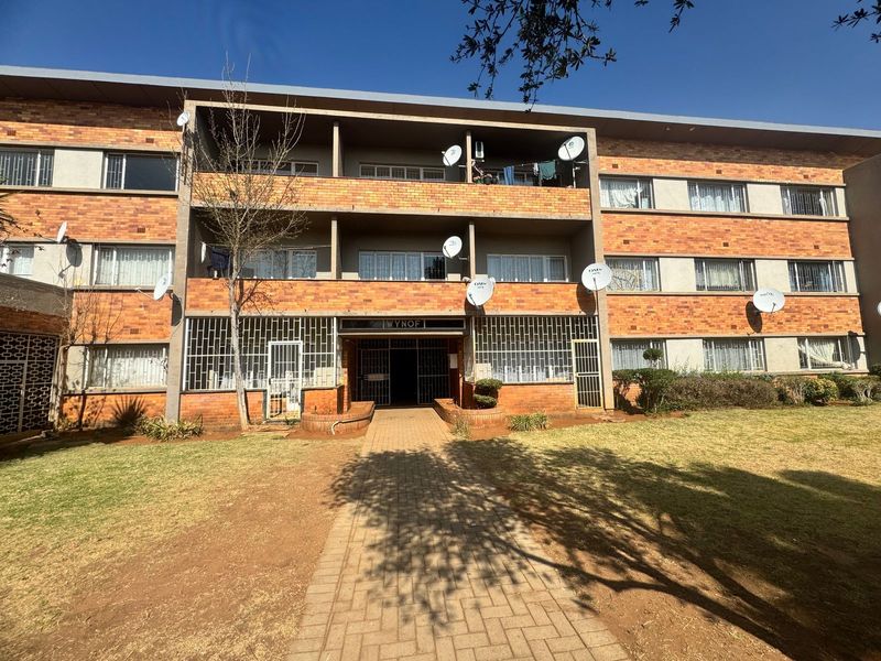 3 bedroom Flat for sale in Wilkoppies