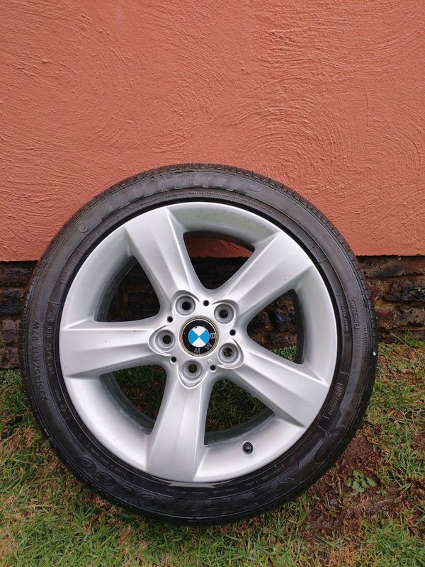 1x BMW Wheel and Tyre