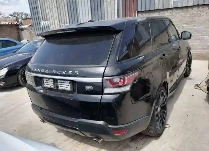RANGE ROVER SPORT STRIPPING FOR SPARES OR PARTS FOR SALE.