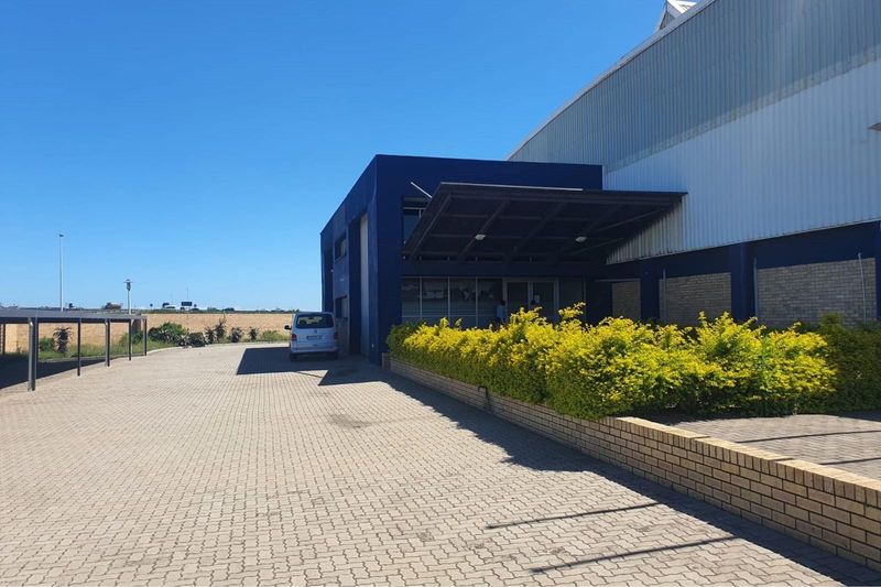 3251m2 Warehouse To Let in Coega Zone 2