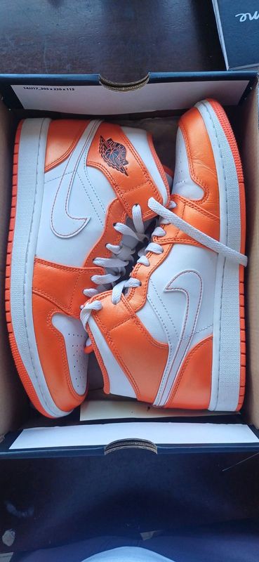 AIR JORDAN 1 MID SE.