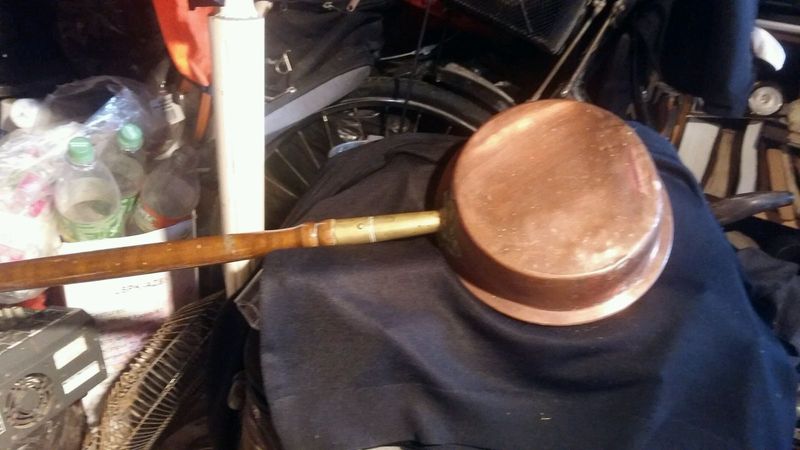Antique warmer copper pan