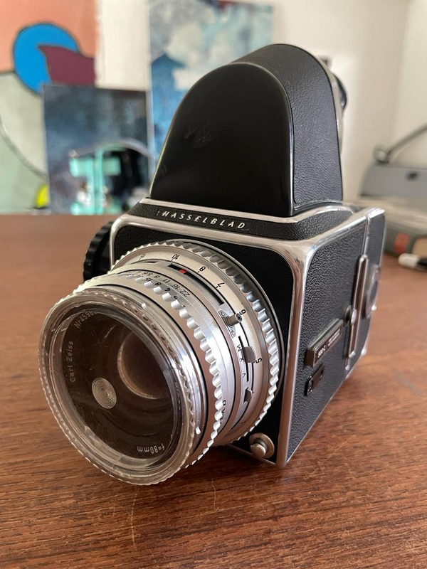 Hasselblad 500c with two viewfinders (prism &amp; waistlevel)