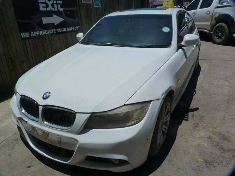 BMW 320i E90 Manual White - 2010 STRIPPING FOR SPARES