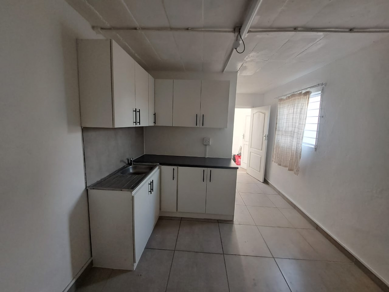 Bachelor Flat for Rent in Northpine Brackenfell