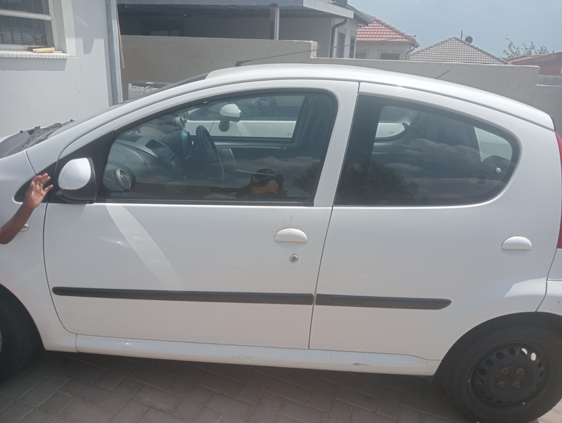 2012 Peugeot 107 Hatchback