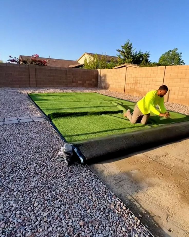 Artificial turf installers