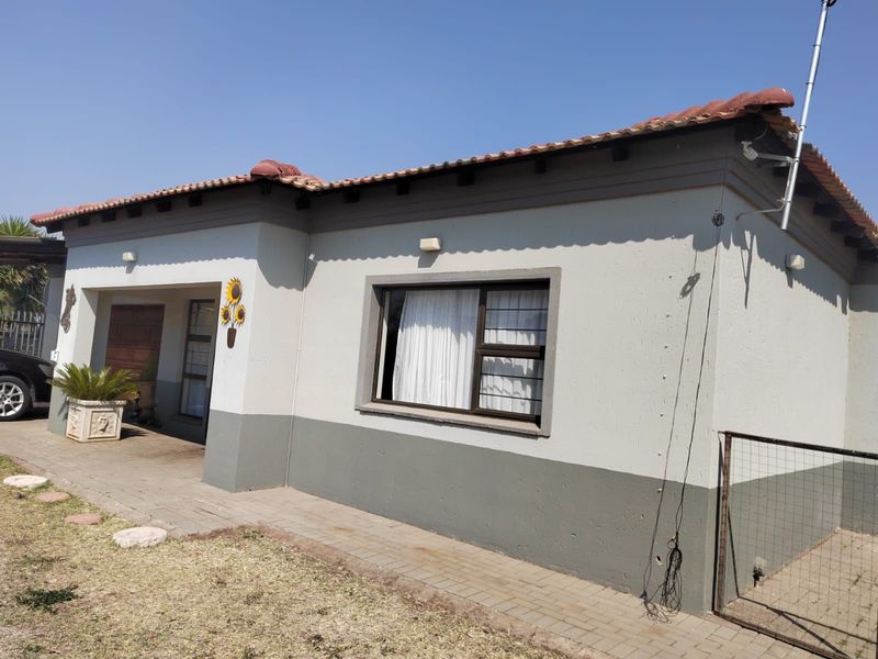 3 Bedroom house for sale in Brits Central!!!