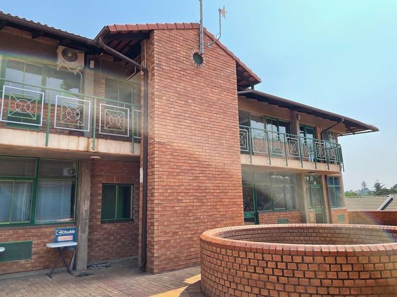 Office to let at Halfway Gardens Office Park