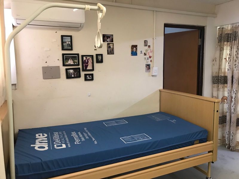 Homecare hospital bed electric