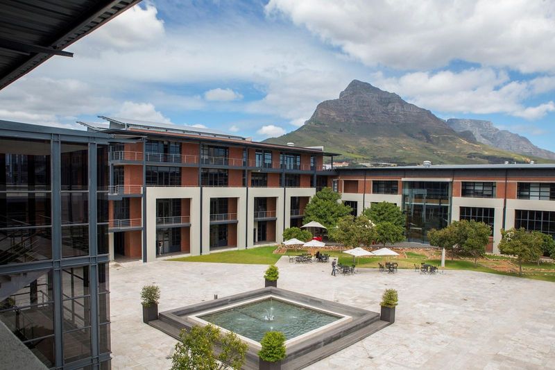 800mÂ² Commercial To Let in Observatory at R155.00 per mÂ²