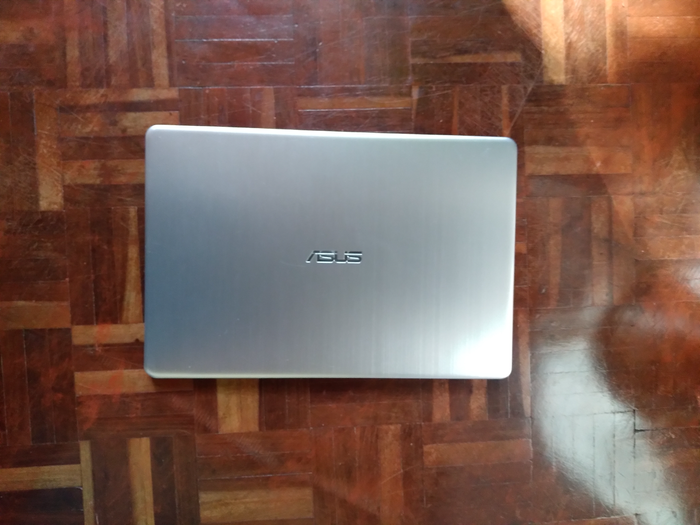 Titanium  Gold Slim Asus X510UA- i5 1 TB Laptop for Sale, R5500, What&#39;s App 079 958 2566