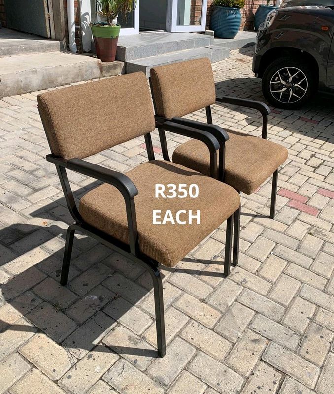 EXCELLENT QUALITY METAL FRAME CHAIRS