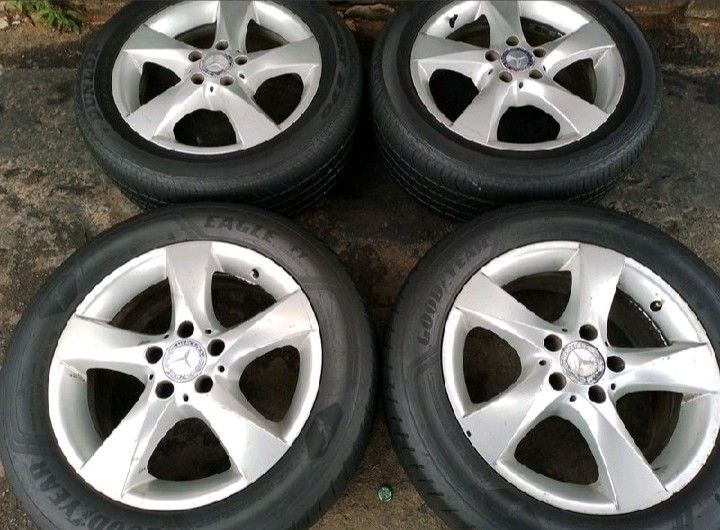 Original 17 inch of Mercedes mag with tyres fir sale