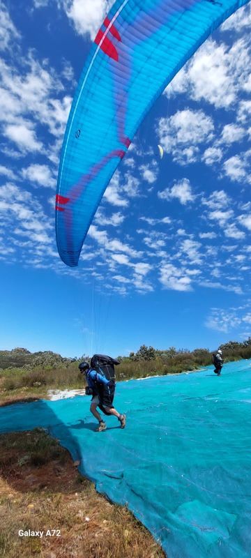 Driver to fetch paragliding pilots