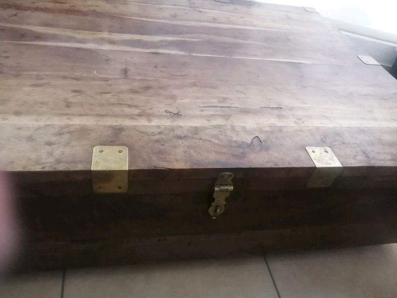 Sleeper wood coffee table