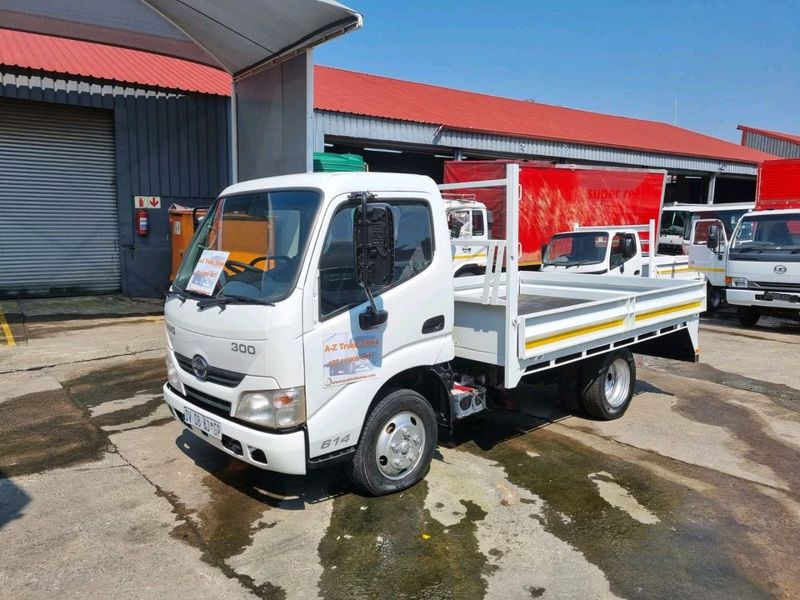 Price Dropped&gt;&gt;&gt;2015 Hino 300 614 2.5Ton Dropside