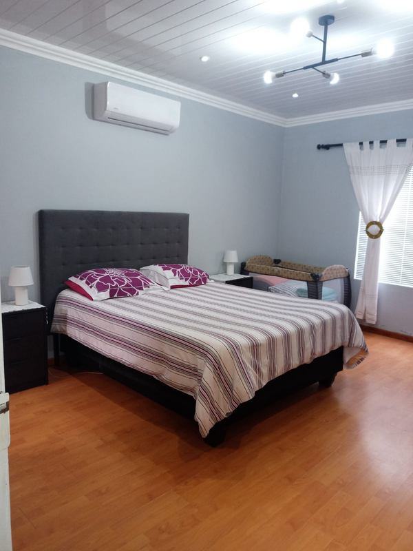Single Room with ensuite for Professional /Post Graduate/ Students/ Teachers based in Belhar