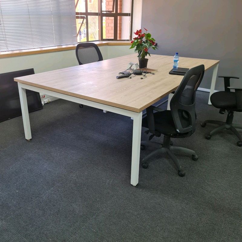 Boardroom and meeting room tables