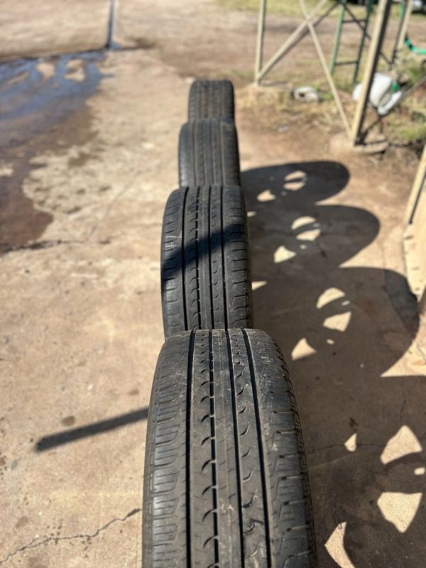 Ford Everest LTD 20” rims and tyres