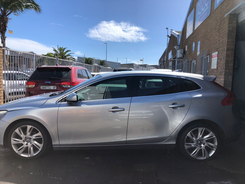 2014 Volvo V40 T3 Breaking up for Spares available