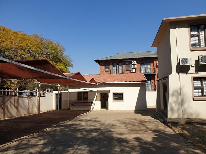A-GRADE 425 SQM FACILITY FOR SALE IN THE PRISTINE NODE OF HATFIELD WITH GREAT MAIN ROAD EXPOSURE