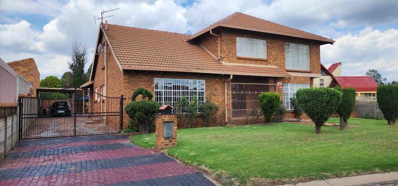 Beautiful 3 Bedroom Family Home