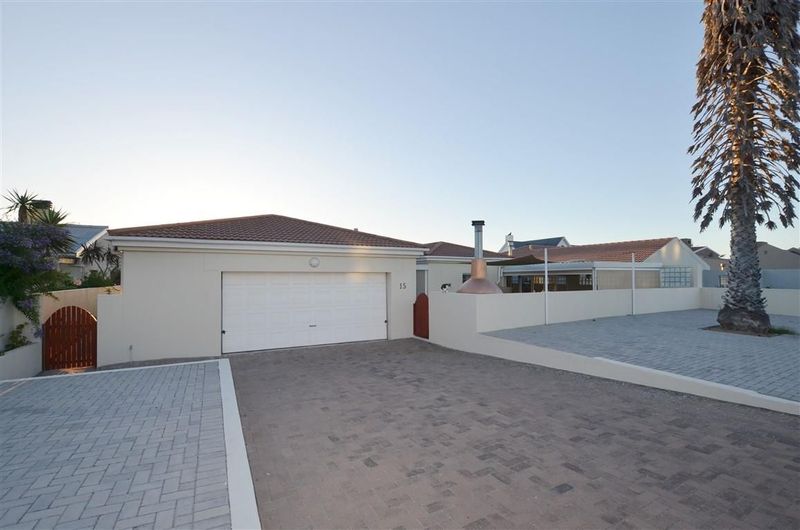 Beautifully maintained home in old Yzerfontein