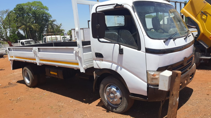 2005   TOYOTA DYNA 7-105 DROPSIDE TRUCK FOR SALE (T69)