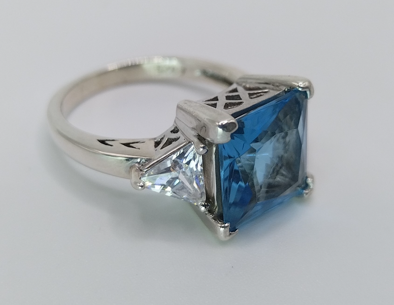 Sterling Silver 4,9g Blue Stone Ring