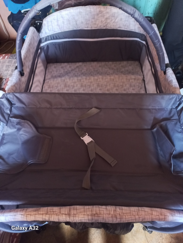 Baby camping cot