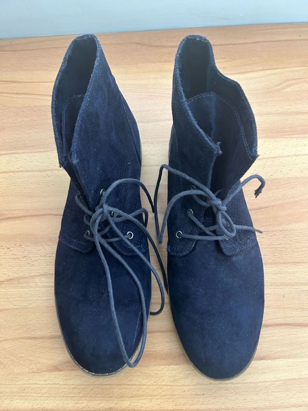 Genuine Leather suede ankle boots, Pesaro, navy size 42 (SA 7/ 8)