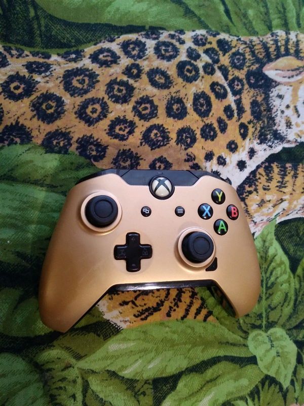 Xbox 1 pdp metallic gold wired controller