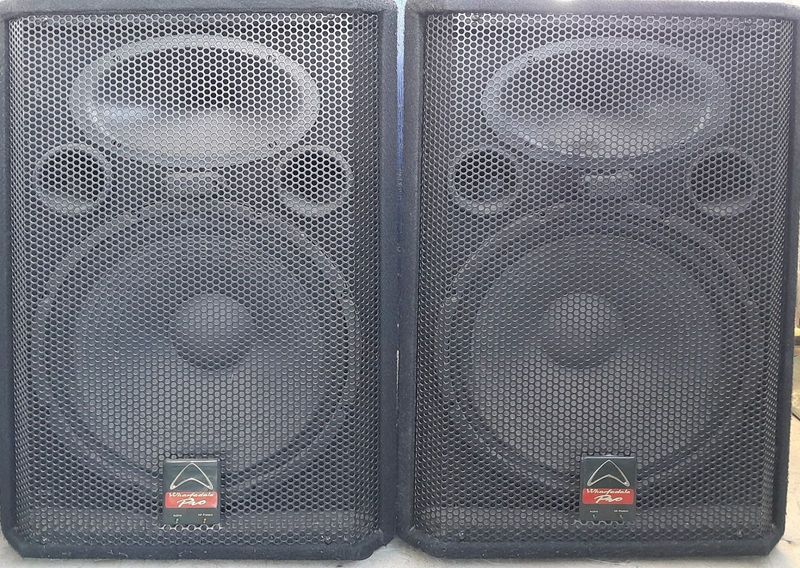 2 × Wafdale - 15 inch Speakers