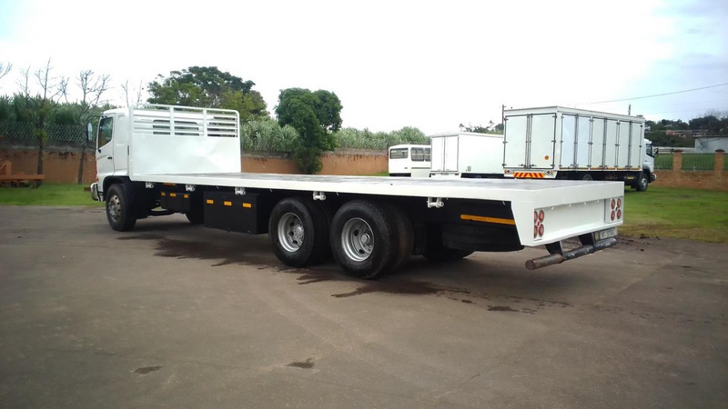 2012 HINO 500 1626 WITH 8.7METRE  FLAT DECK BODY