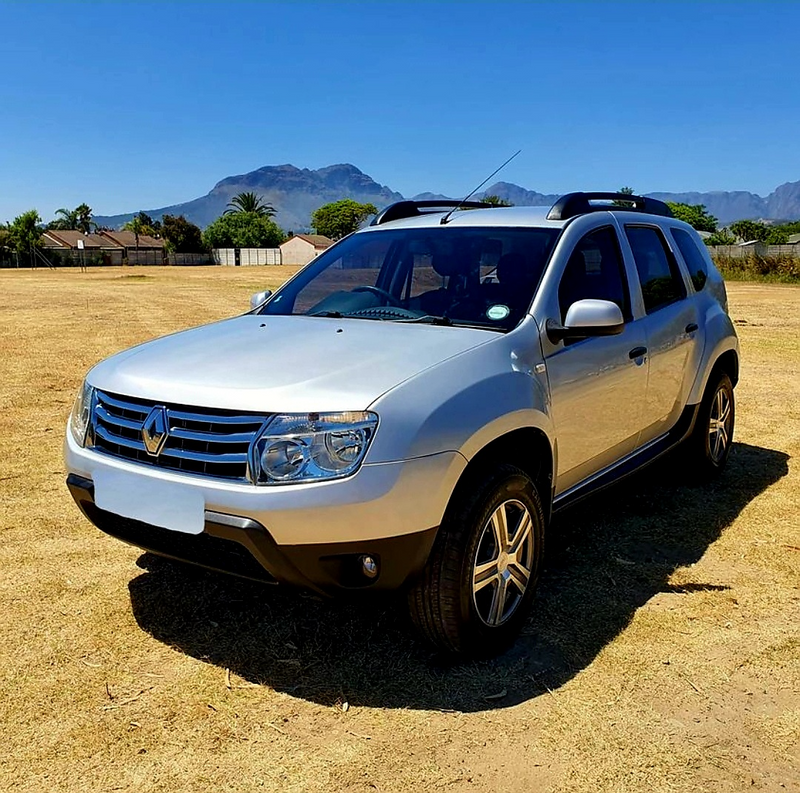 2014 Renault Duster 1.6 dynamic manual.