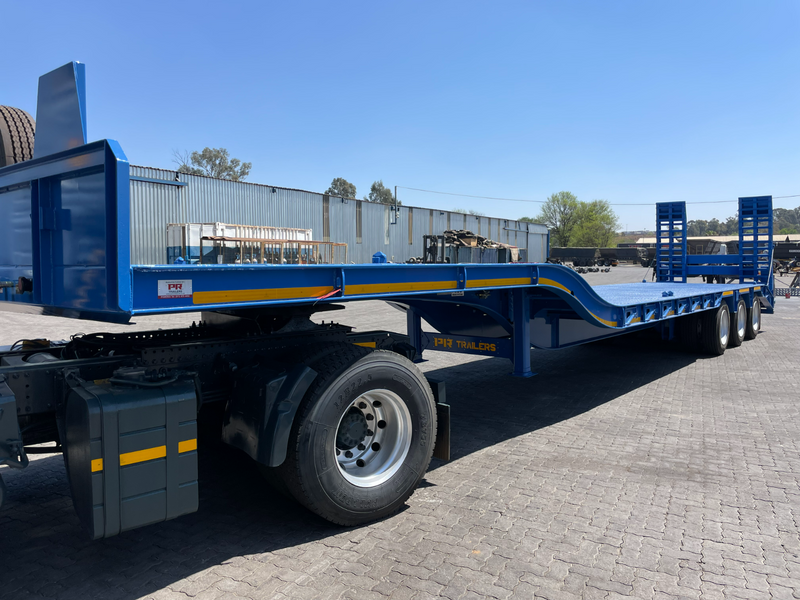 NEW PR Trailer tri axle low beds